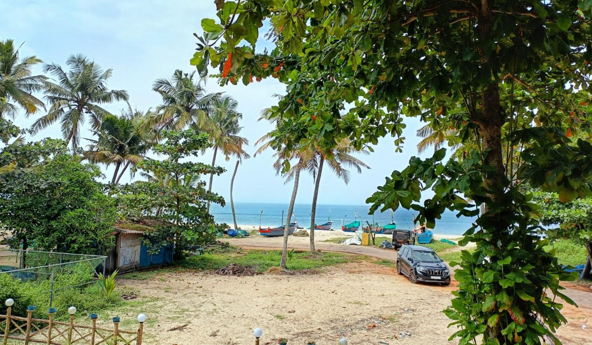 Marari Blue Whale Beach House Alappuzha Bagian luar foto