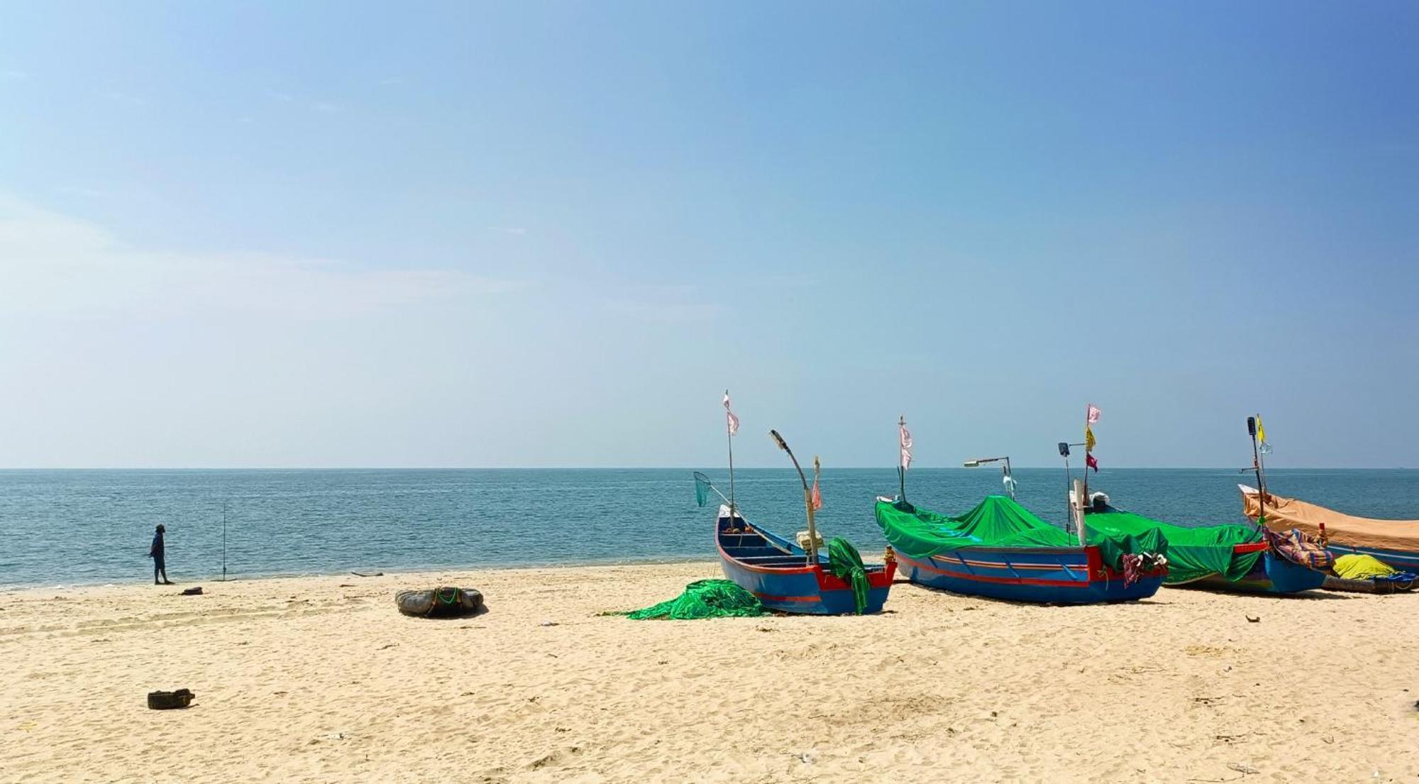 Marari Blue Whale Beach House Alappuzha Bagian luar foto